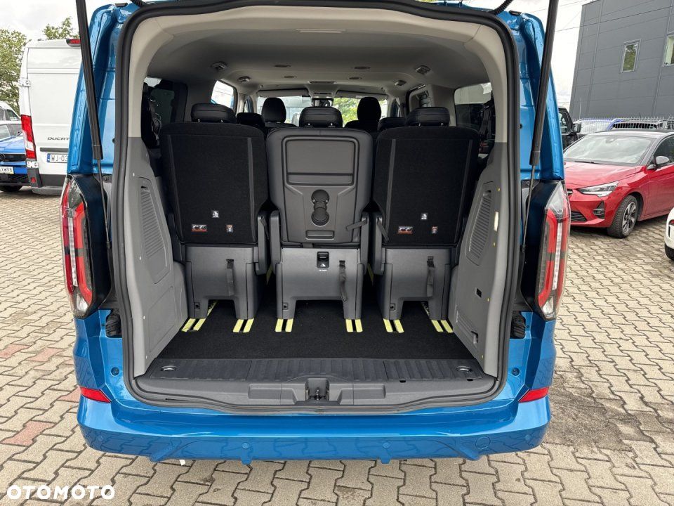 Ford Tourneo Custom - 18