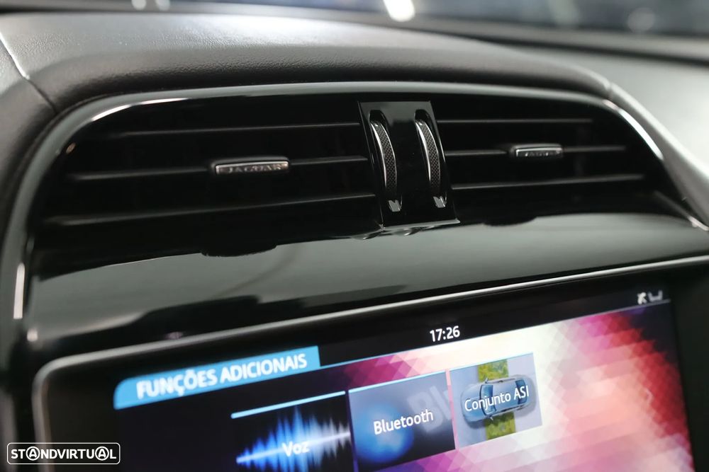 Jaguar F-Pace 25d AWD Aut. R-Sport - 16