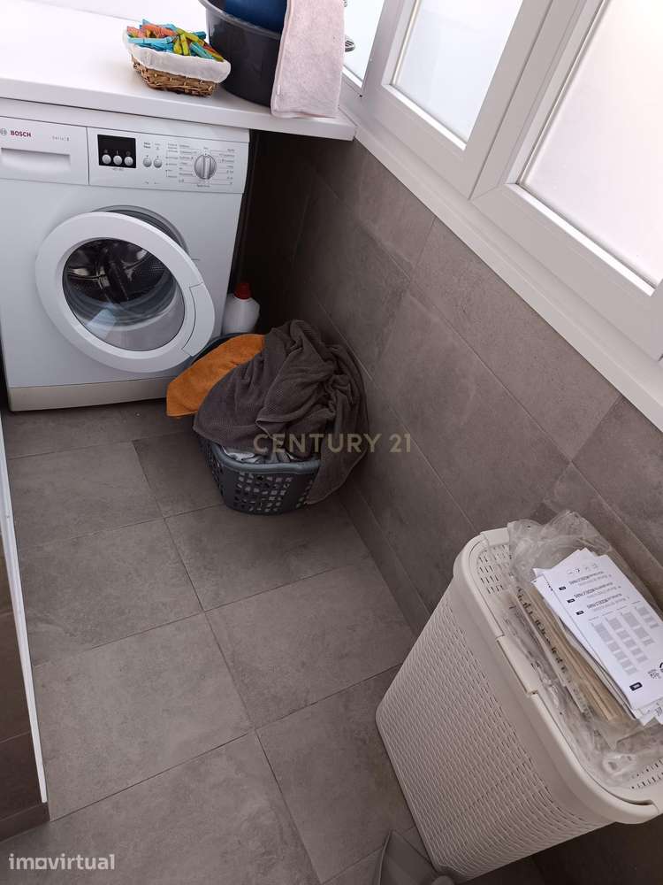 Apartamento T2 totalmente remodelado em Santo António da Caparica - Grande imagem: 4/14