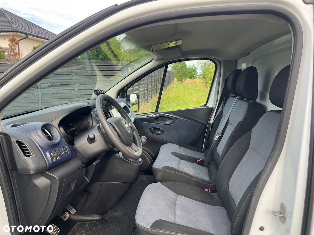 Opel Vivaro - 38