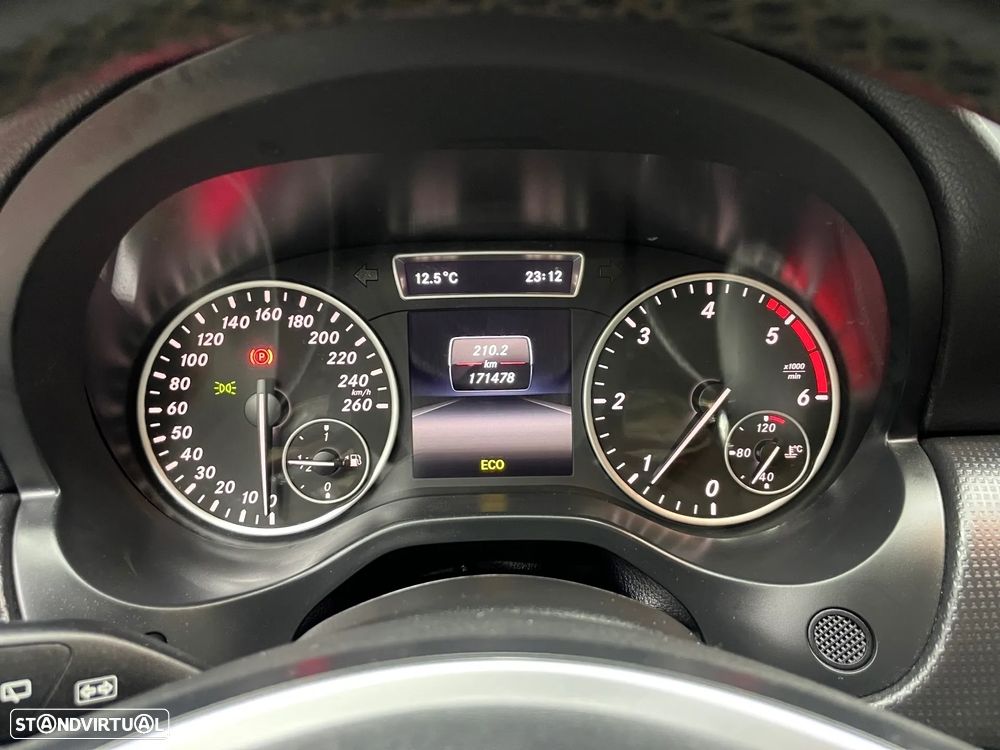 Mercedes-Benz A 180 CDI (BlueEFFICIENCY) Urban - 18