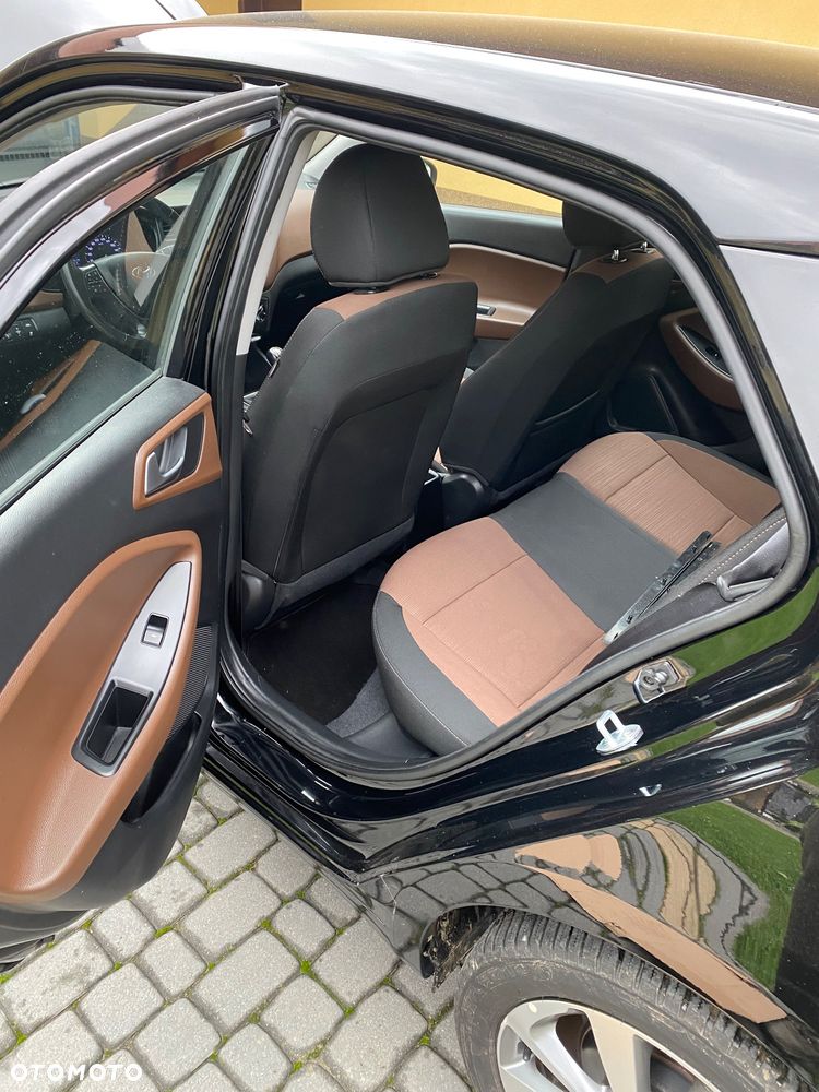 Hyundai i20 1.2 Comfort - 11