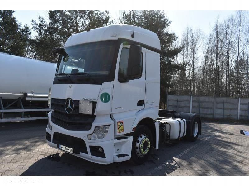 Mercedes-Benz Actros - 3