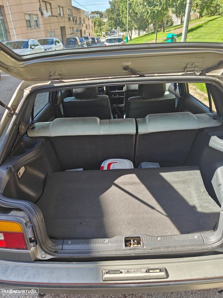 Toyota Corolla Hatchback 1.3 12v - 11