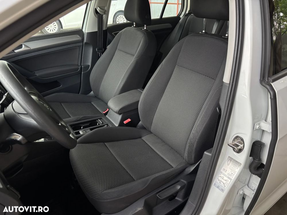 Volkswagen Golf 1.6 TDI Comfortline - 29