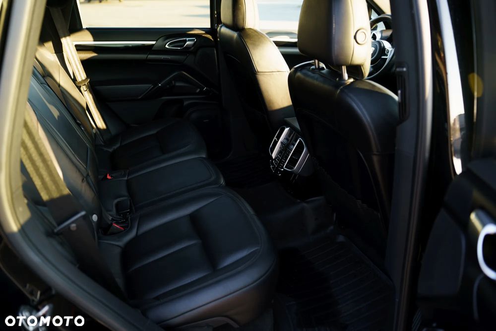 Porsche Cayenne - 8