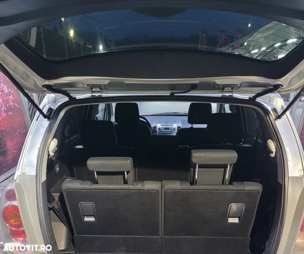 Toyota Corolla Verso 1.8 Luna - 7