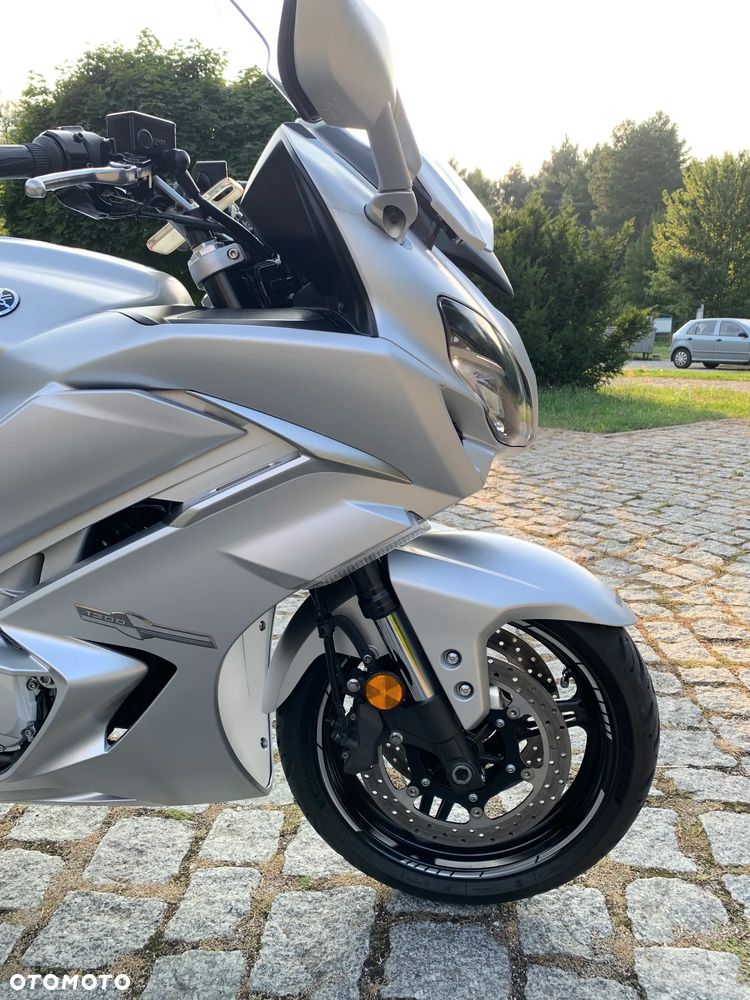 Yamaha FJR - 12