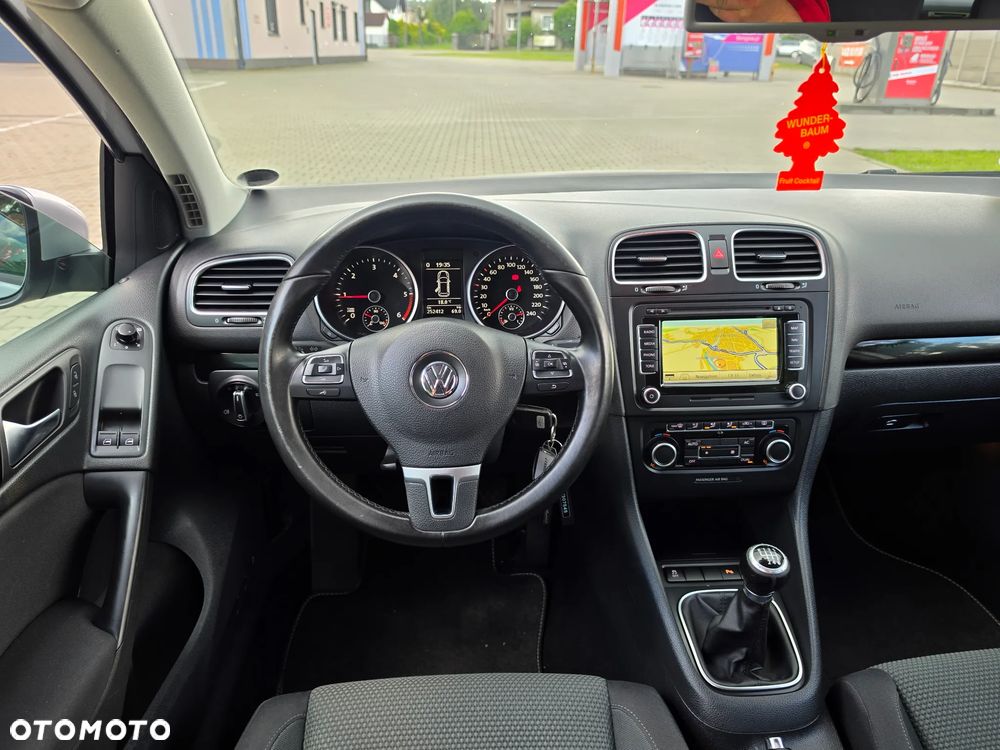 Volkswagen Golf - 8