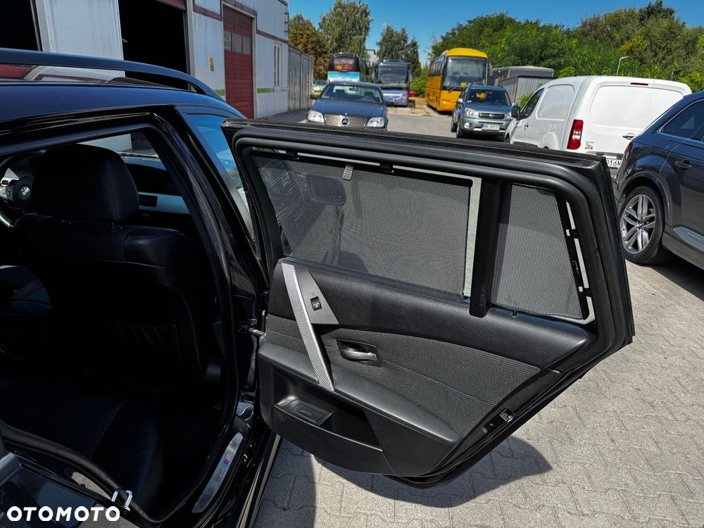 BMW Seria 5 523i Touring - 21