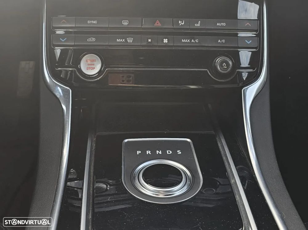 Jaguar XE 20d AWD Aut. R-Sport - 9