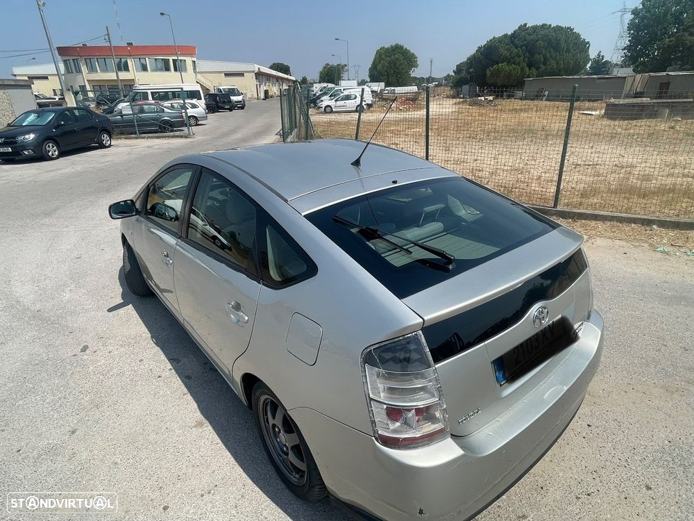 Toyota Prius 1.5 VVT-i Híbrido - 2