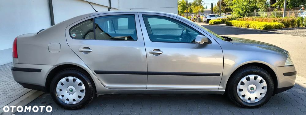 Skoda Octavia 1.6 FSI Ambiente - 5