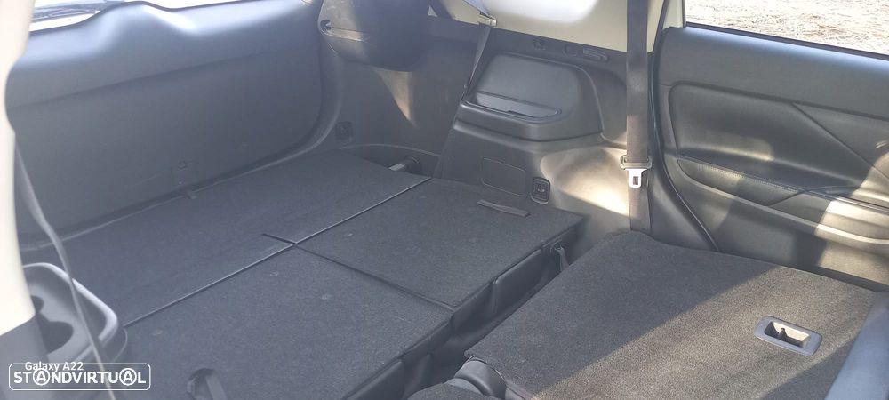 Mitsubishi Outlander 2.2 DI-D Intense - 25