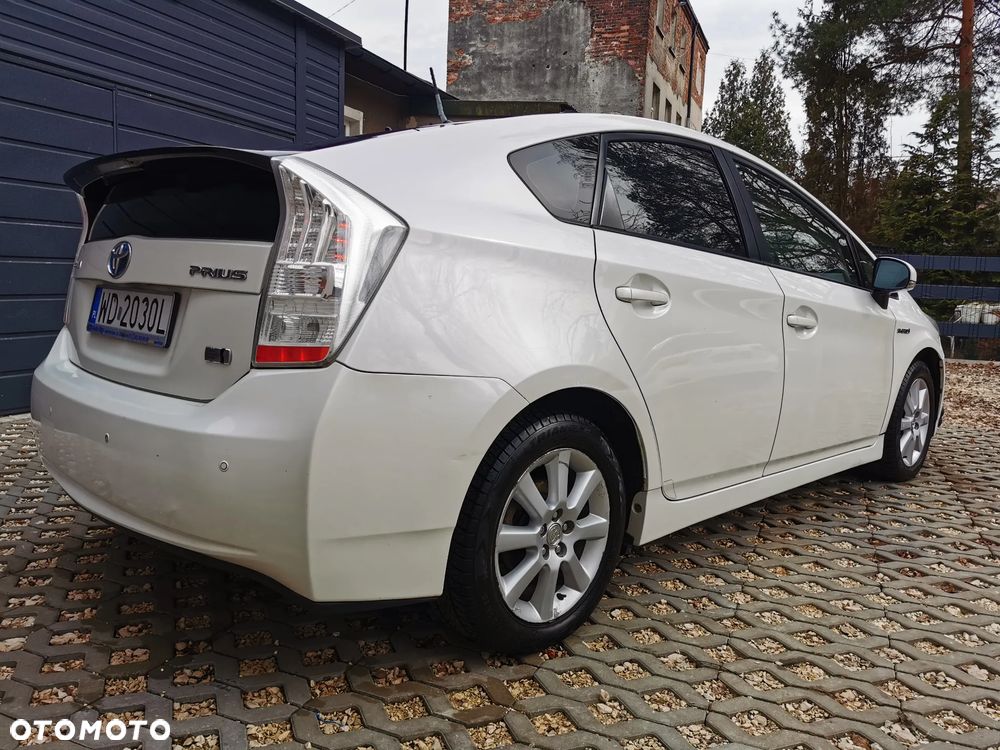 Toyota Prius - 25