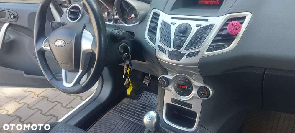 Ford Fiesta 1.4 Titanium - 13