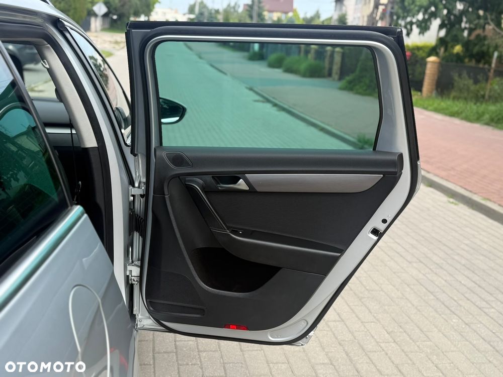 Volkswagen Passat - 26