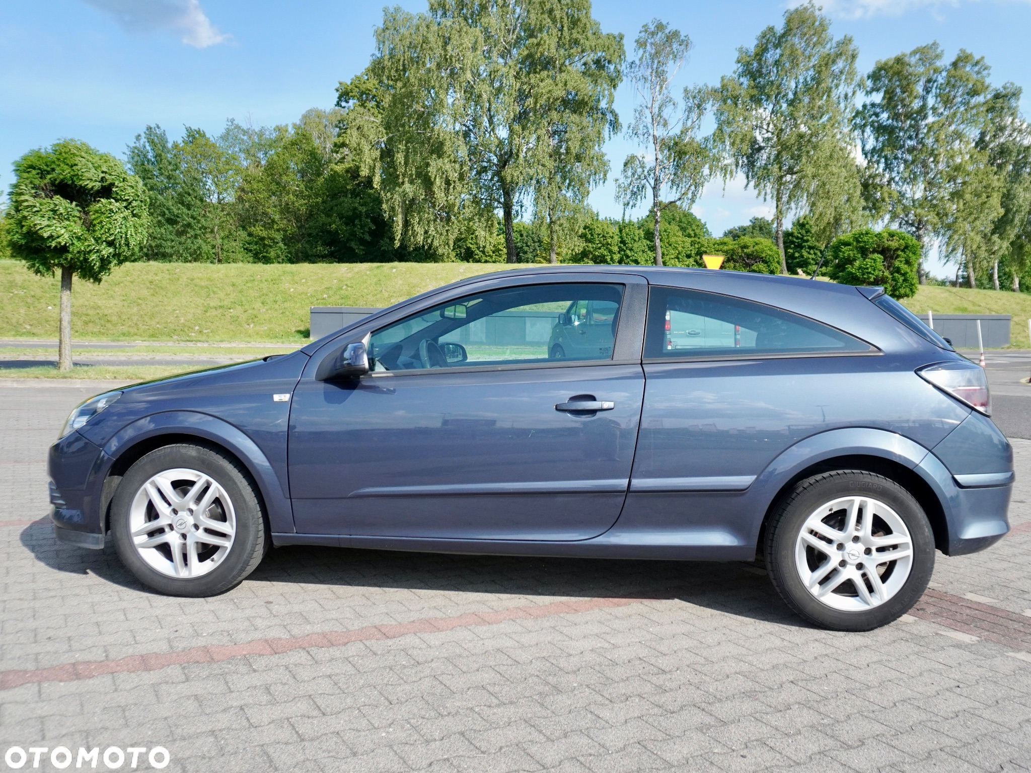 Opel Astra GTC 1.8 Sport - 5