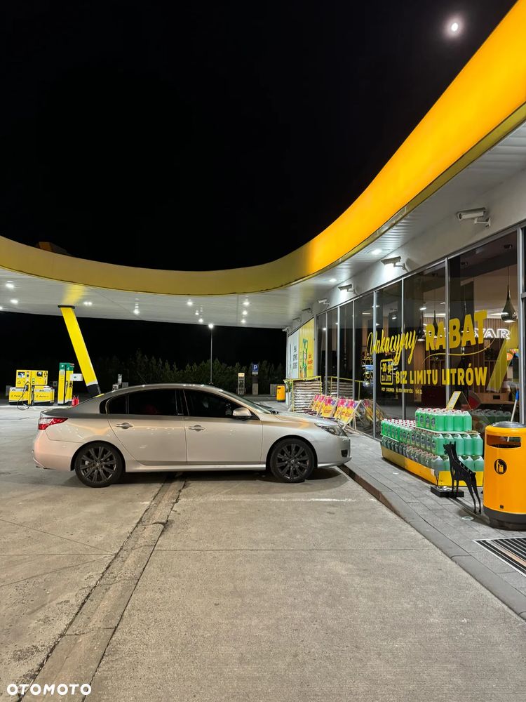 Renault Latitude 2.0 dCi Initiale - 6