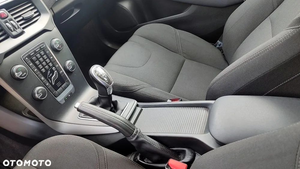 Volvo V40 D2 Momentum - 34