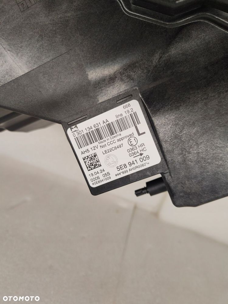 SKODA OCTAVIA IV LIFT PÓŁ LED LAMPA LEWY PRZÓD 5E8941009 - 3