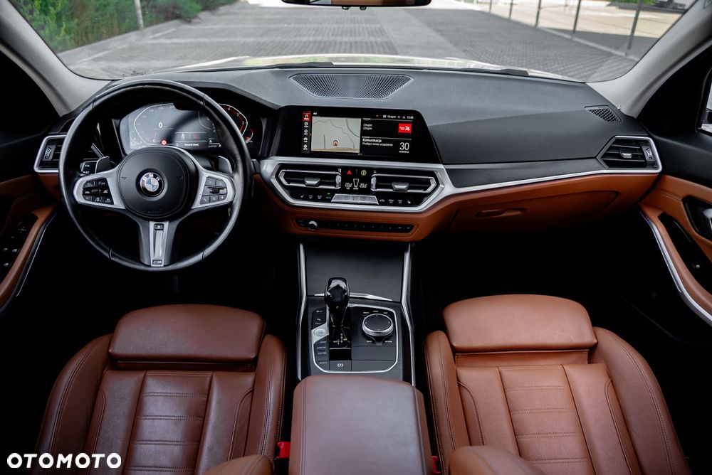 BMW Seria 3 330d xDrive M Sport - 28