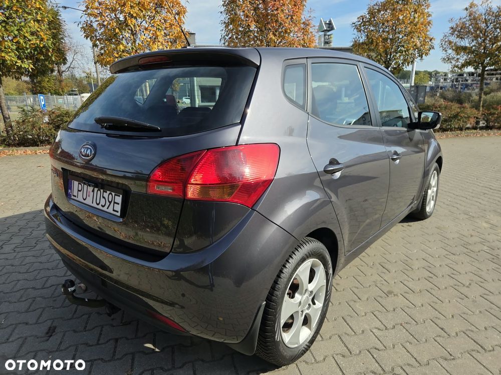 Kia Venga 1.6 L - 8