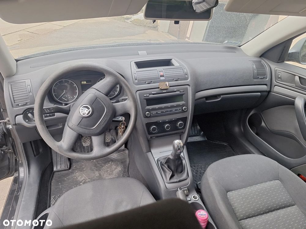 Skoda Octavia 1.6 Ambition - 4