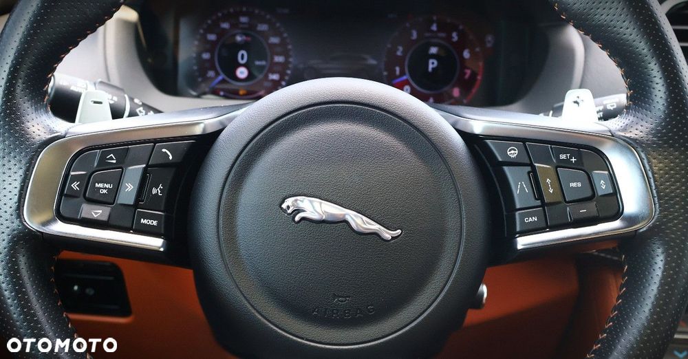 Jaguar F-Pace - 23