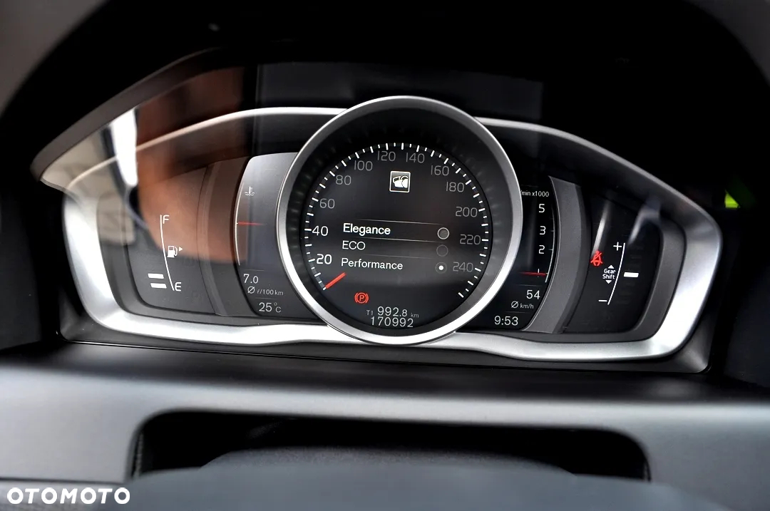Volvo XC 60 D3 Drive-E Ocean Race - 37