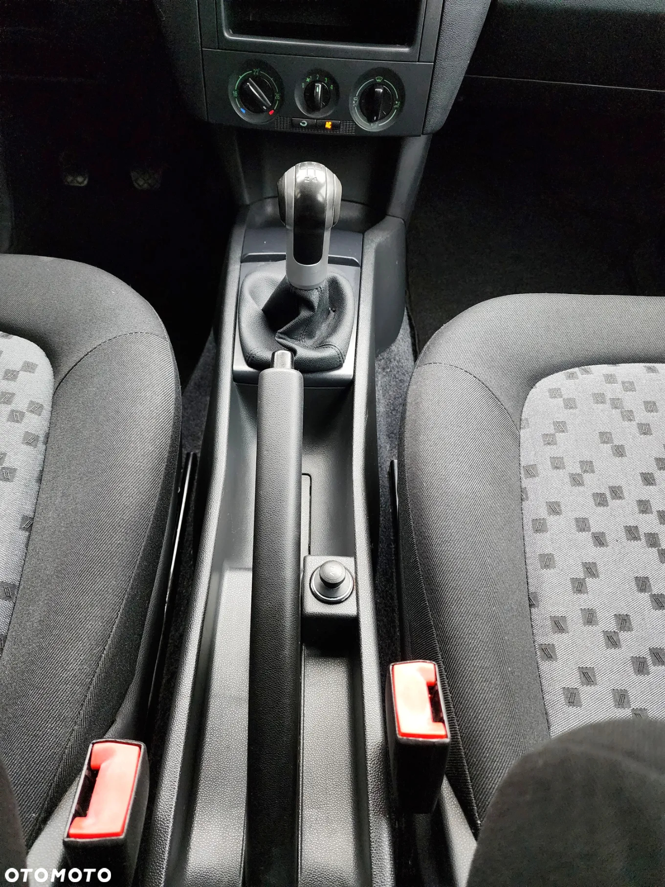 Skoda Fabia 1.2 HTP Cool Edition - 24