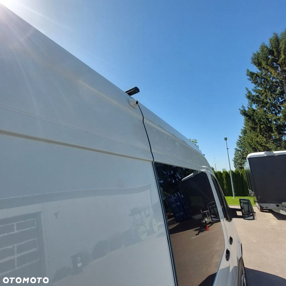 Mercedes-Benz Sprinter - 32