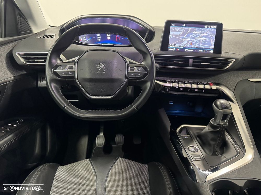 Peugeot 3008 1.2 PureTech Allure EAT8 - 29