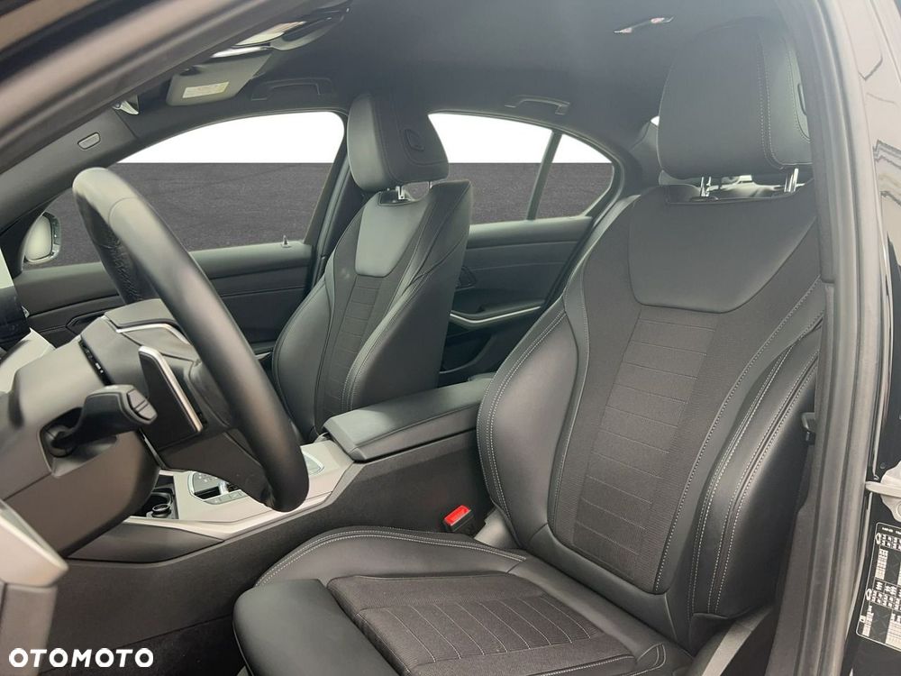 BMW Seria 3 318d mHEV - 17