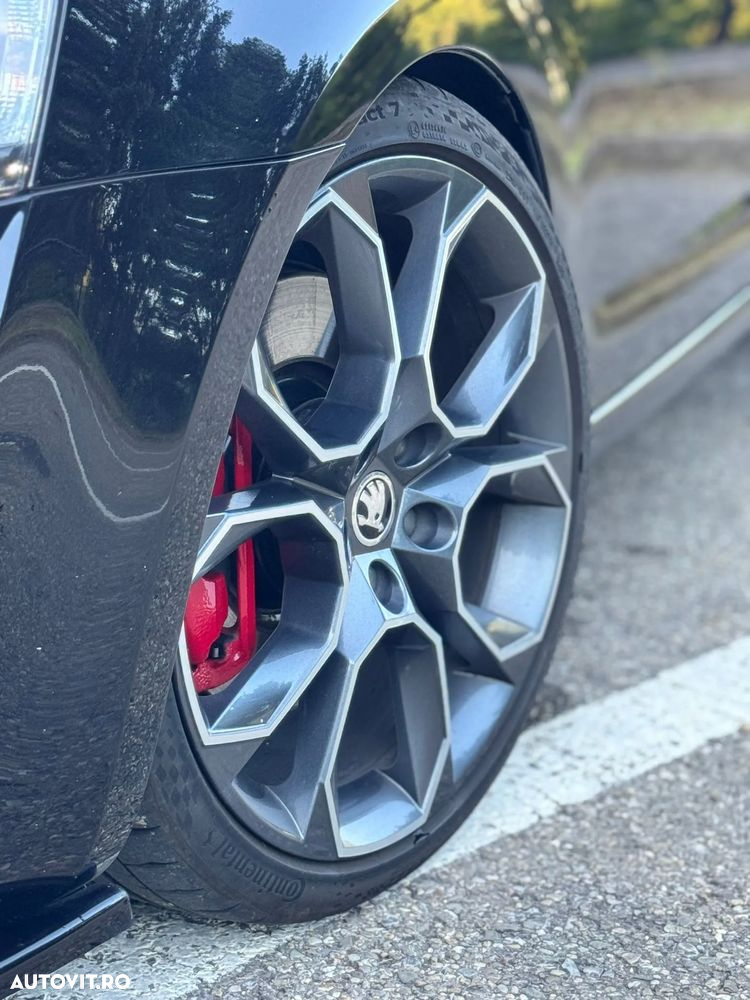 Skoda Octavia 2.0 TSI RS - 9