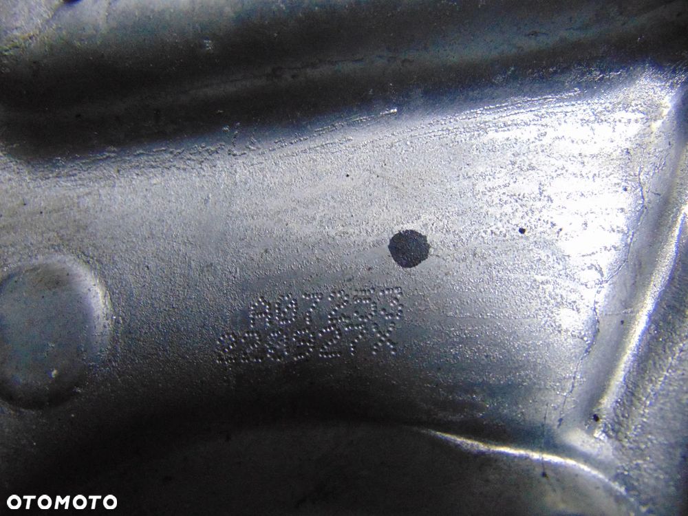 Obudowa rozrzadu Yaris 4 1,5 benzyna - 3