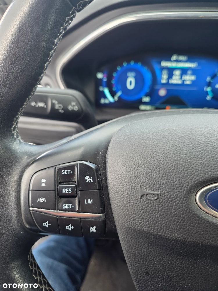 Ford Focus 1.0 EcoBoost Titanium - 10