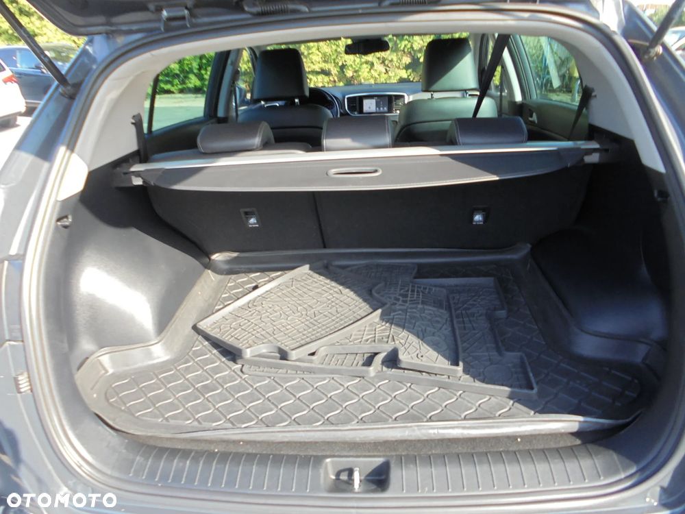 Kia Sportage 1.6 CRDI AWD Eco-Dynamics+ (48V M-H) DCT PLATINUM - 16