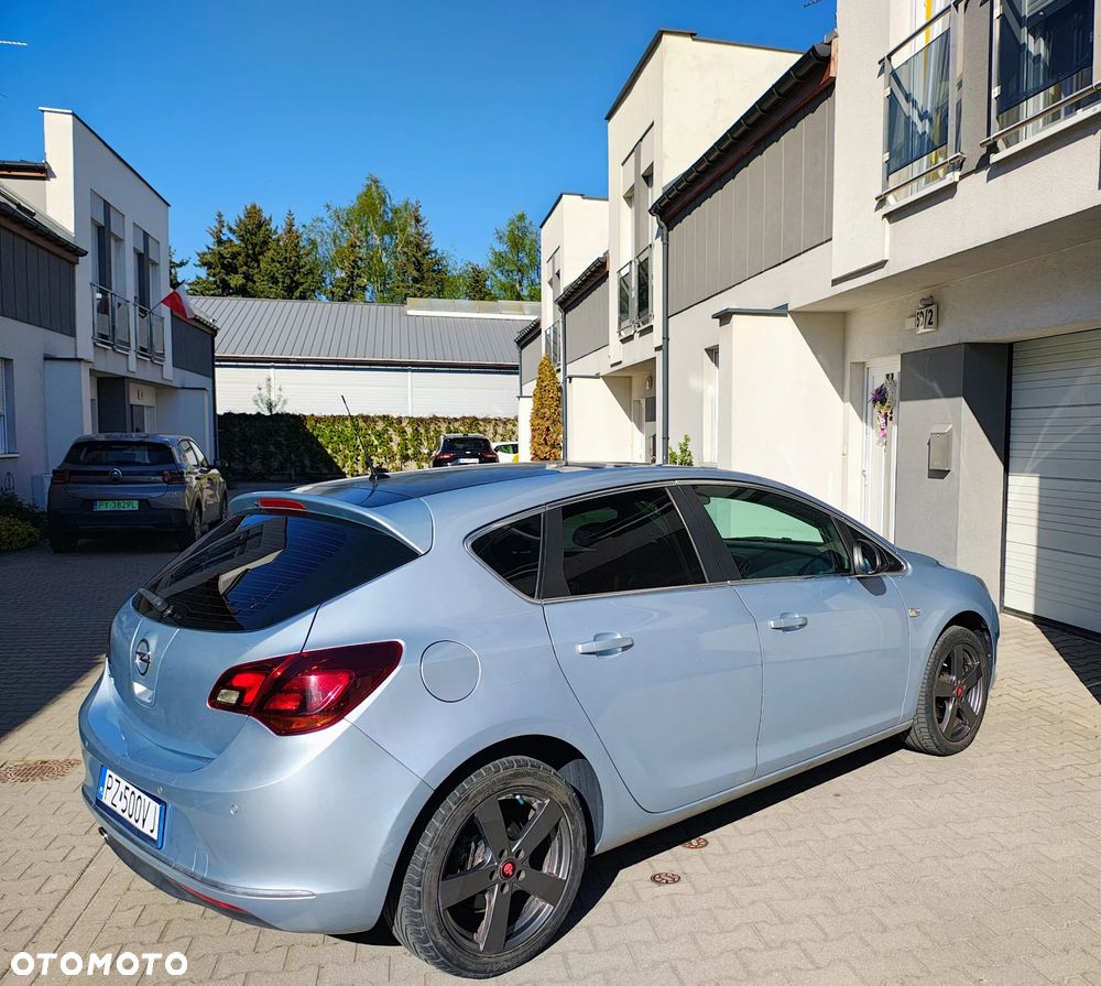 Opel Astra 1.4 T Cosmo - 2