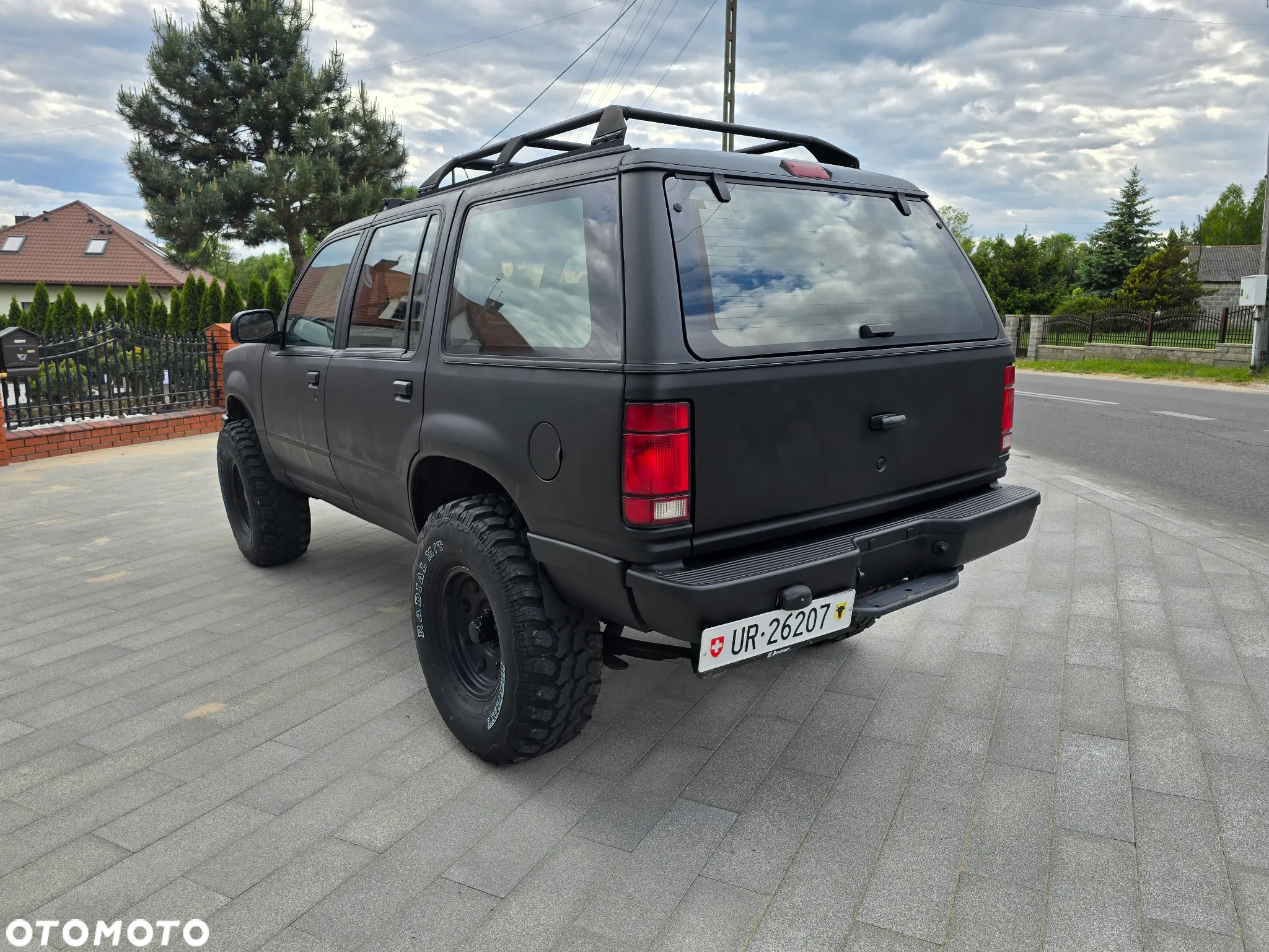 Ford Explorer Standard - 6
