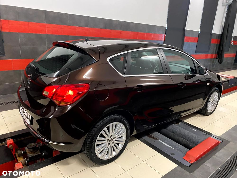 Opel Astra 1.4 ecoFLEX Cosmo - 10
