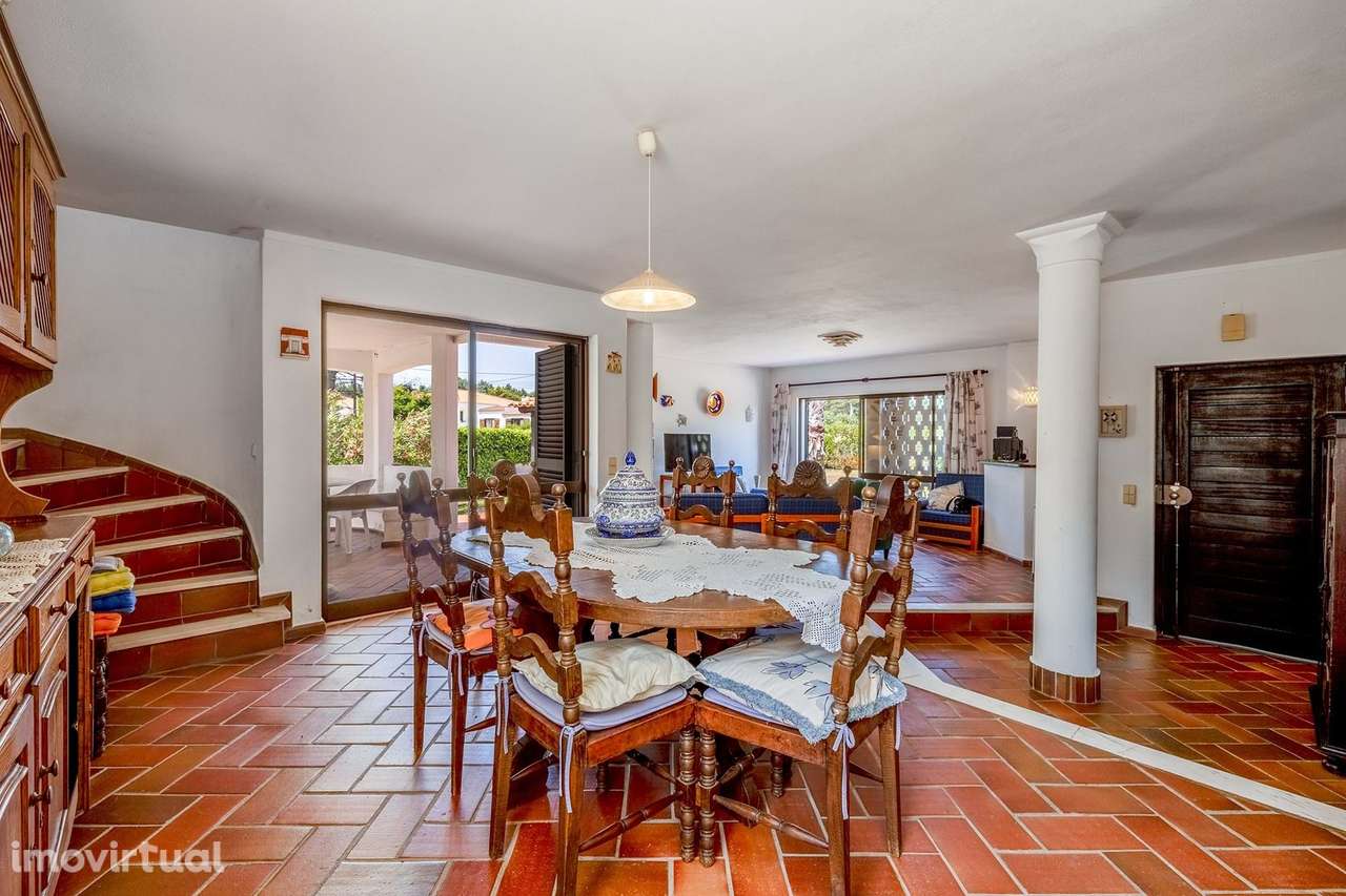 MORADIA ESPAÇOSA COM 6 QUARTOS E PISCINA- VALE DA TELHA - Grande imagem: 3/39