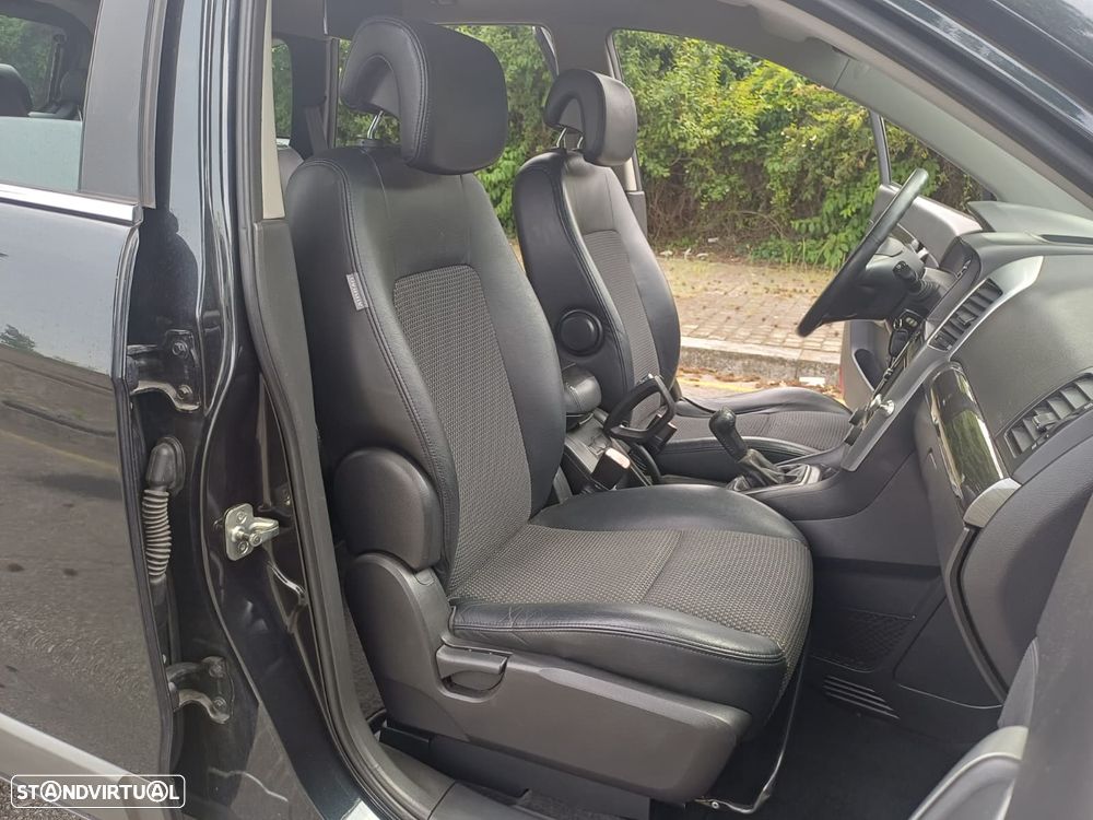 Chevrolet Captiva 2.0 VCDi Seven 7L - 33