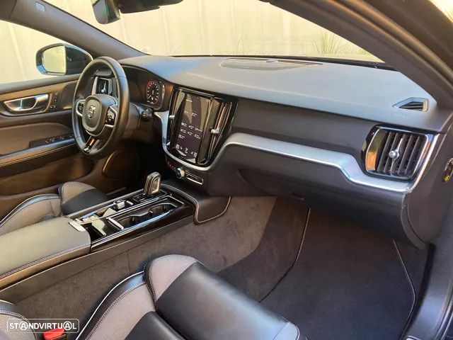 Volvo V60 2.0 T6 AWD TE Plus Dark - 38