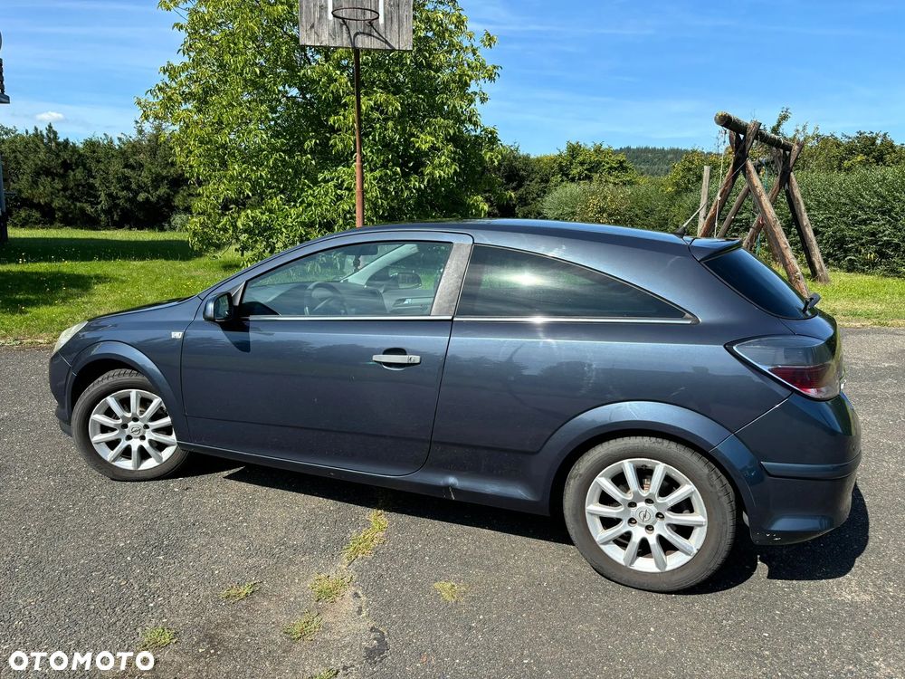 Opel Astra GTC 1.6 - 11