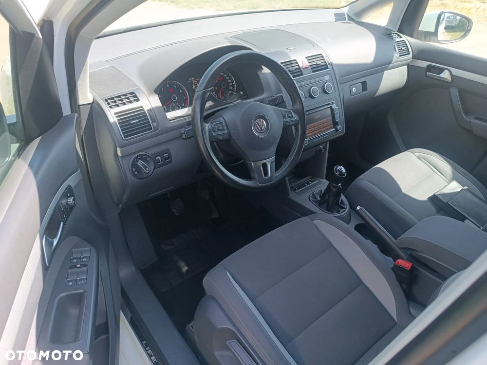 Volkswagen Touran - 9