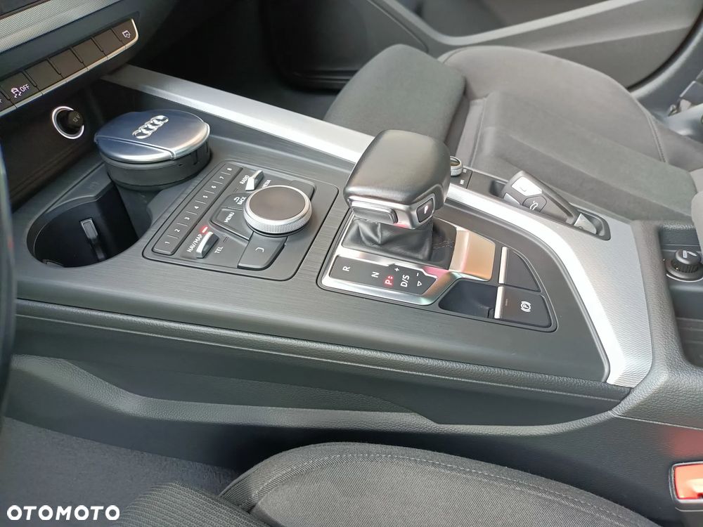 Audi A4 Avant 40 TDI quattro S tronic S line - 32