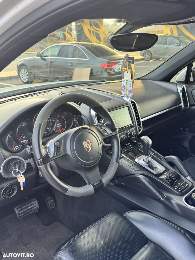 Porsche Cayenne Platinum Edition - 21