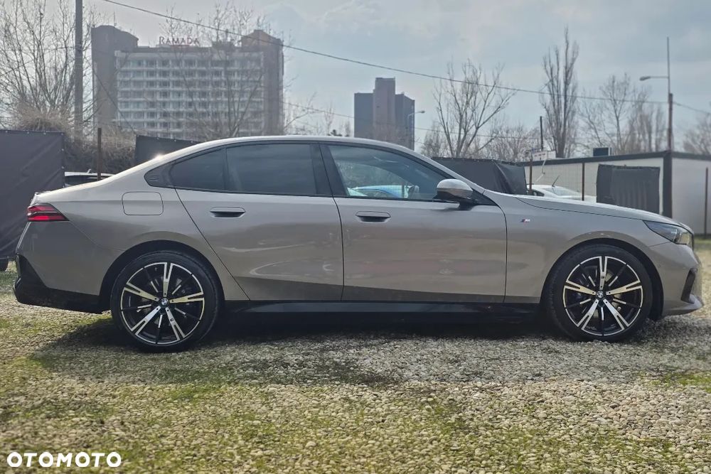 BMW Seria 5 540d xDrive mHEV M Sport - 5