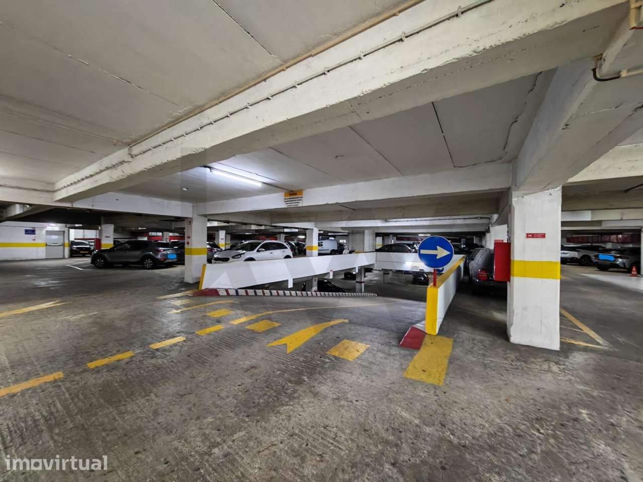 Parque de estacionamento público - Grande imagem: 3/8